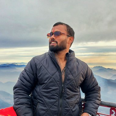 Vaibhav R. - Freelance Web Developer