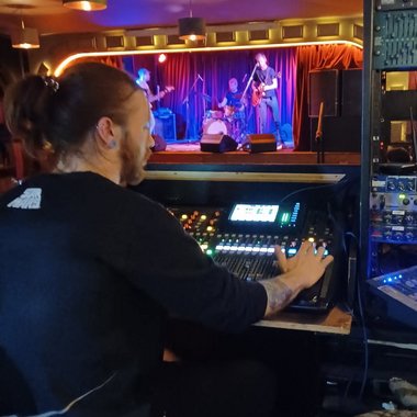 Cathal O. - Freelance Mixing Engineer