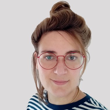 Heloise - Freelance Graphic Designer