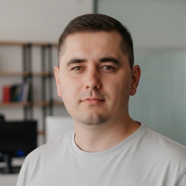 Ivan L. - Freelance Developer