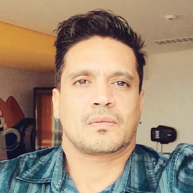 EDUARDO M. - Freelance AI Prompt Engineer