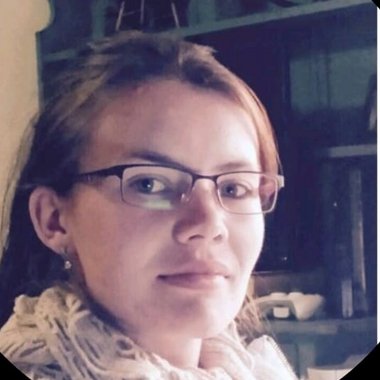 Catherina S. - Freelance Graphic Designer