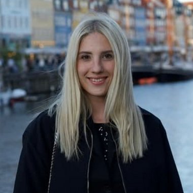 Büşra B. - Freelance Web Designer