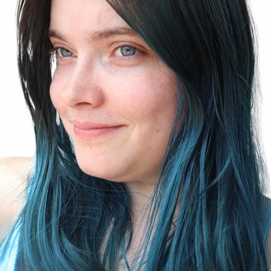 StephanieS - Freelance Graphic Designer