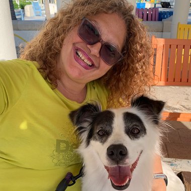 Christina I. - Freelance Logo Designer