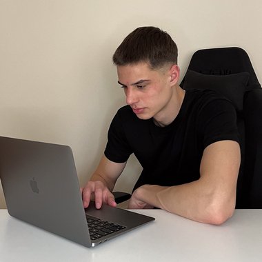 Nick - Freelance Graphic Designer