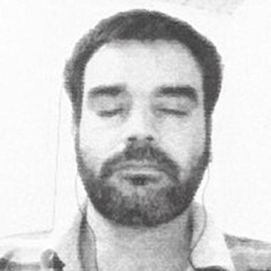 Tiago C. - Freelance Graphic Designer