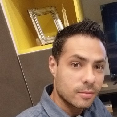 Carlos M. - Freelance Graphic Designer