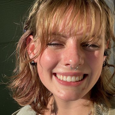 EmossMedia - Freelance Social Media Manager