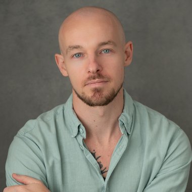 Andrew G. - Freelance Presenter