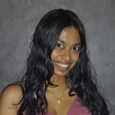 Nicole F. - Freelance Logo Designer