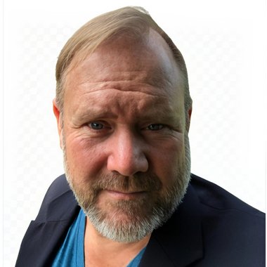 Charles M. - Freelance Growth Marketer