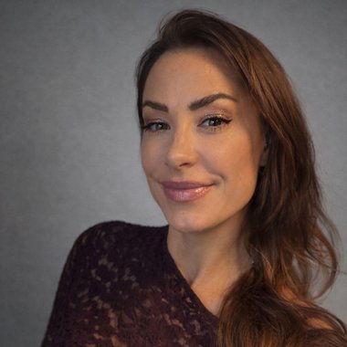 CHARLOTTE N. - Freelance Content Creator