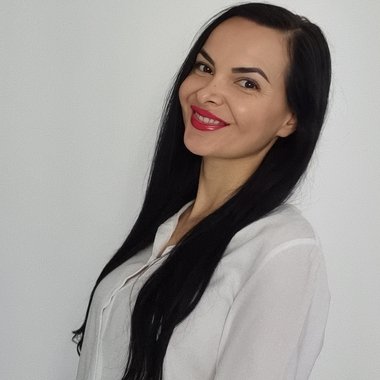 Maja M. - Freelance Lyricist