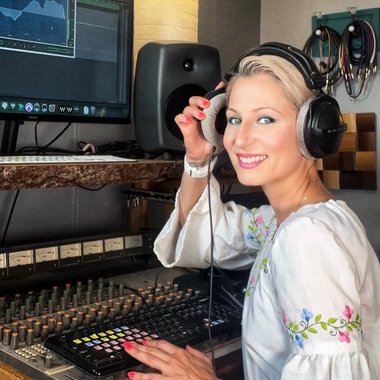 Rena K. - Freelance Studio Manager