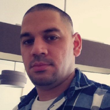 Faroosi1980 - Freelance Brand Designer