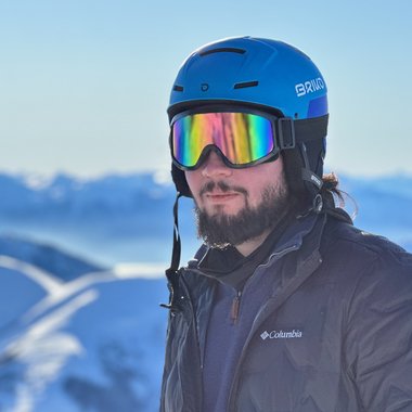 Carlos V. - Freelance Content Strategist