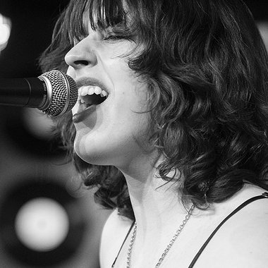 Lauryna S. - Freelance Singer