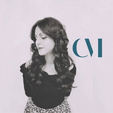 Chiara M. - Freelance Logo Designer