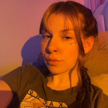 Charleigh B. - Freelance Artist