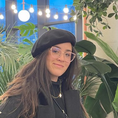 Danie N. - Freelance Graphic Designer