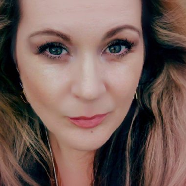 Petra M. - Freelance Marketing Strategist