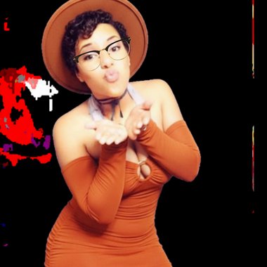 Queen R. - Freelance Logo Designer