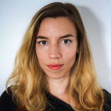 Roxana N. - Freelance Copywriter