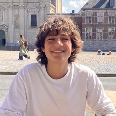 Mireau L. - Freelance Brand Designer
