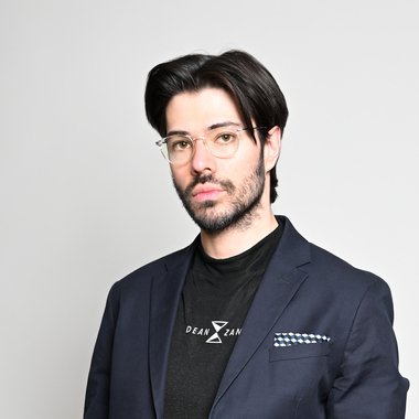 Vladislav B. - Freelance Graphic Designer