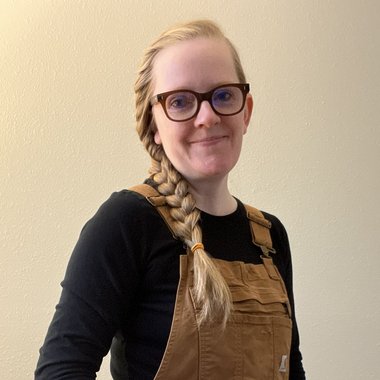 LisaHalstead - Freelance Graphic Designer