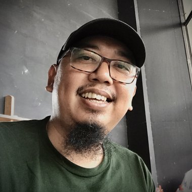 opikmac - Freelance Graphic Designer