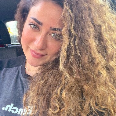Yolla D. - Freelance Stylist