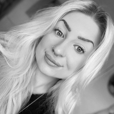 Penelope P. - Freelance Content Creator