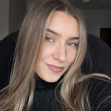 Julia P. - Freelance Digital Marketer