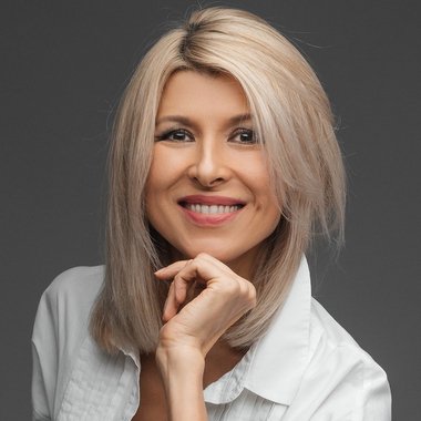 Irina E. - Freelance Artworker