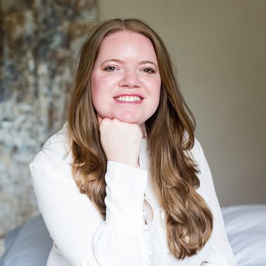 HollieEllis - Freelance Graphic Designer