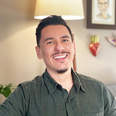 Enrique L. - Freelance Brand Designer