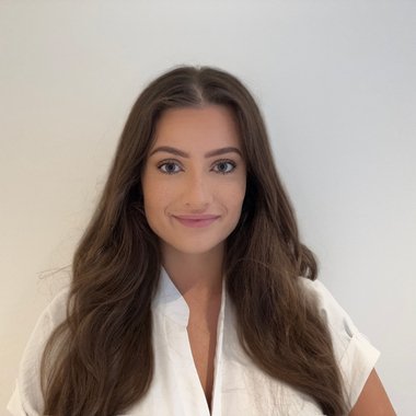 Julia L. - Freelance Social Media Freelancer