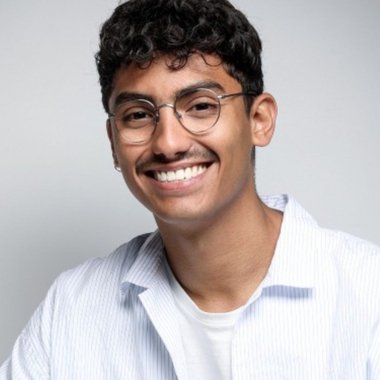 Wellison A. - Freelance Graphic Designer