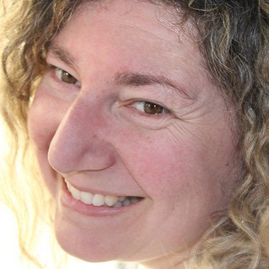 Sonia V. - Freelance Logo Designer