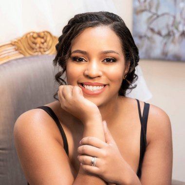 Roselyn B. - Freelance Singer