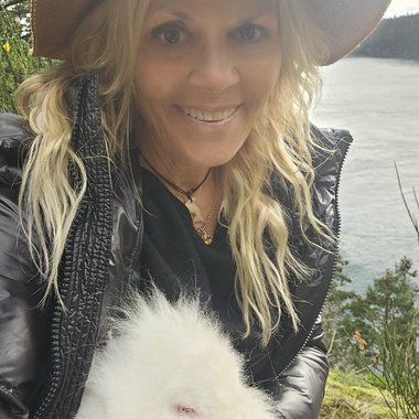 Dove J. - Freelance Video Editor