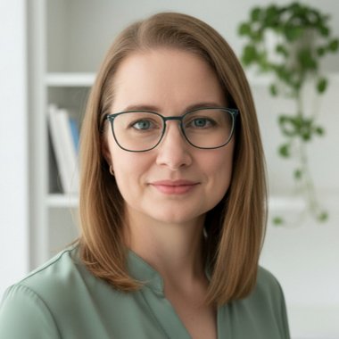 Sandra M. - Freelance Digital Marketer