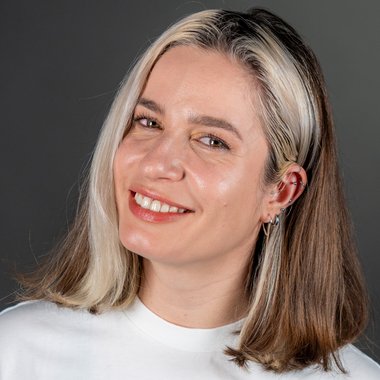 Anca C. - Freelance Social Media Freelancer