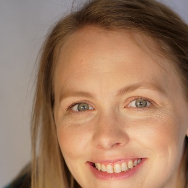 Andrea M. - Freelance Actor