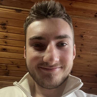 Max D. - Freelance Digital Marketer