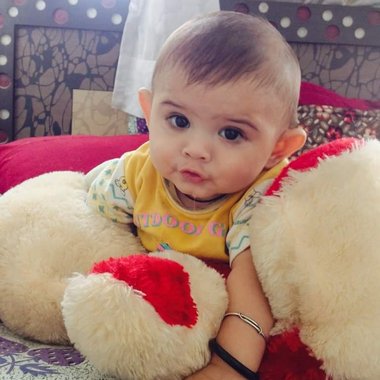 karvi.designs - Freelance Graphic Designer