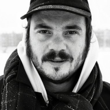 Elliot S. - Freelance Video Editor