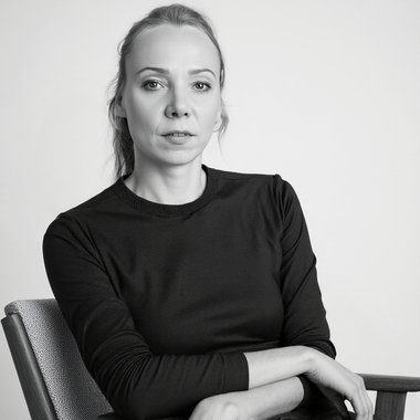 Elena S. - Freelance Stylist